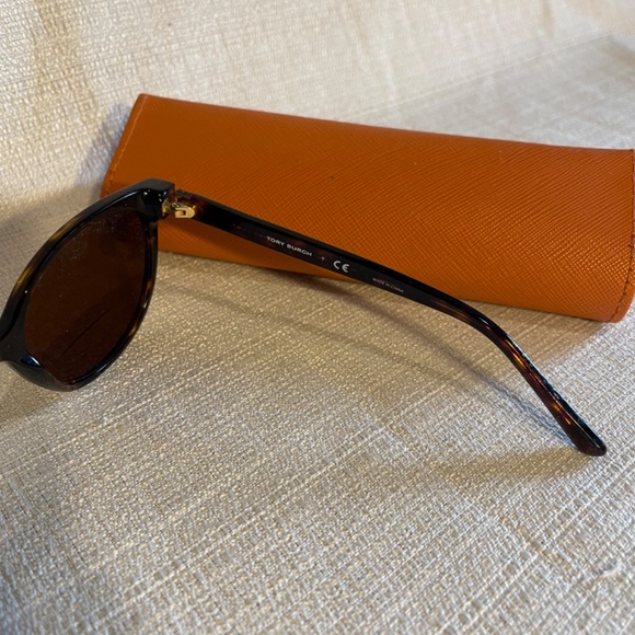 Tory Burch Tortoise Shell Sunglasses with Orange Case - Picture 5 of 10